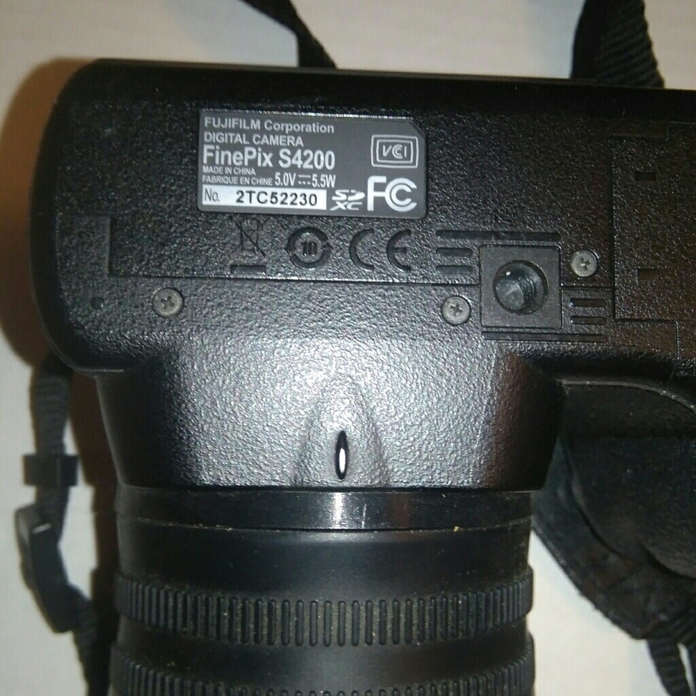 Fujifilm FinePix S4200 Black Digital Camera
